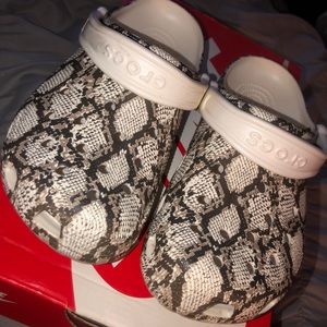Snake print Crocs